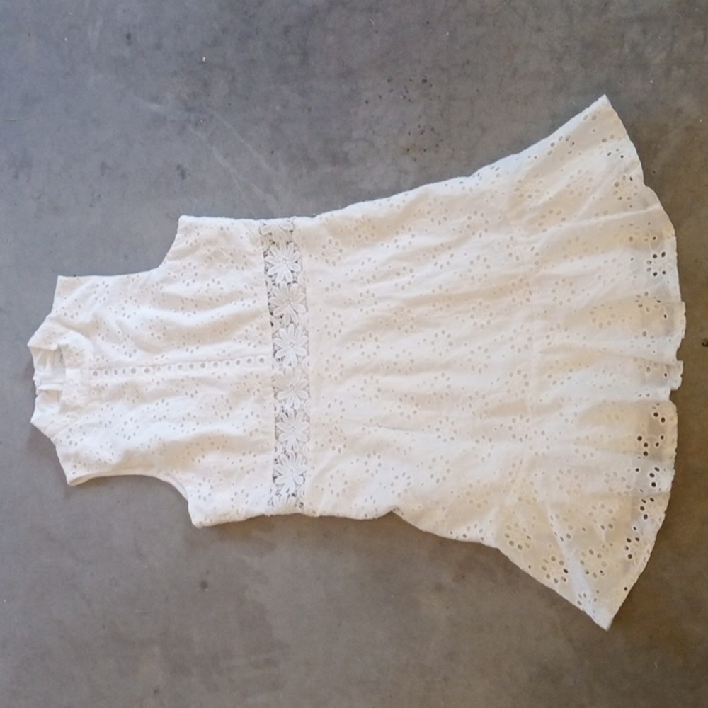 Jun & Ivy White Eyelet Detailed Juniors Dress Small